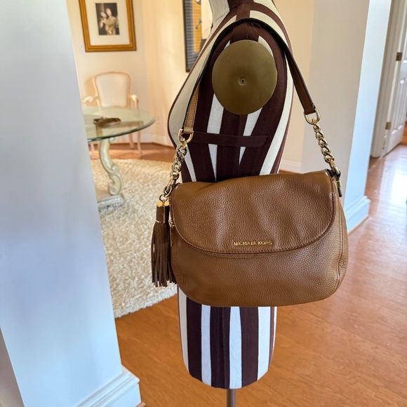 Michael Kors Bedford Tassel Leather Convertible Shoulder Crossbody Bag Tan - Picture 1 of 16